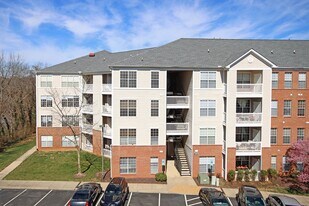 300 Riverbend Dr in Charlottesville, VA - Building Photo