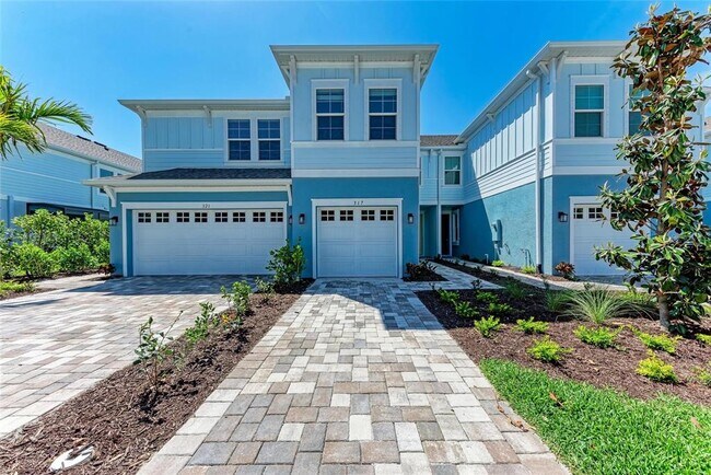 317 Via Tuscany Ave in Sarasota, FL - Building Photo - Building Photo