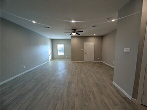 7745 Swiftwater Ln in Houston, TX - Building Photo - Building Photo