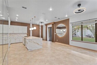 24 S 5th St in McAllen, TX - Building Photo - Building Photo