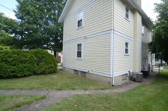 6201 Bramble Ave, Unit 2 in Cincinnati, OH - Building Photo - Building Photo