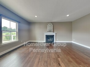 2068 Dantry Dr. in Canonsburg, PA - Building Photo - Building Photo