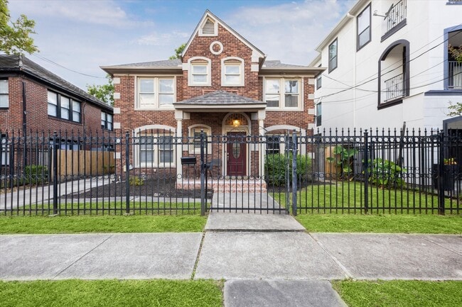 property at 2422 Driscoll St