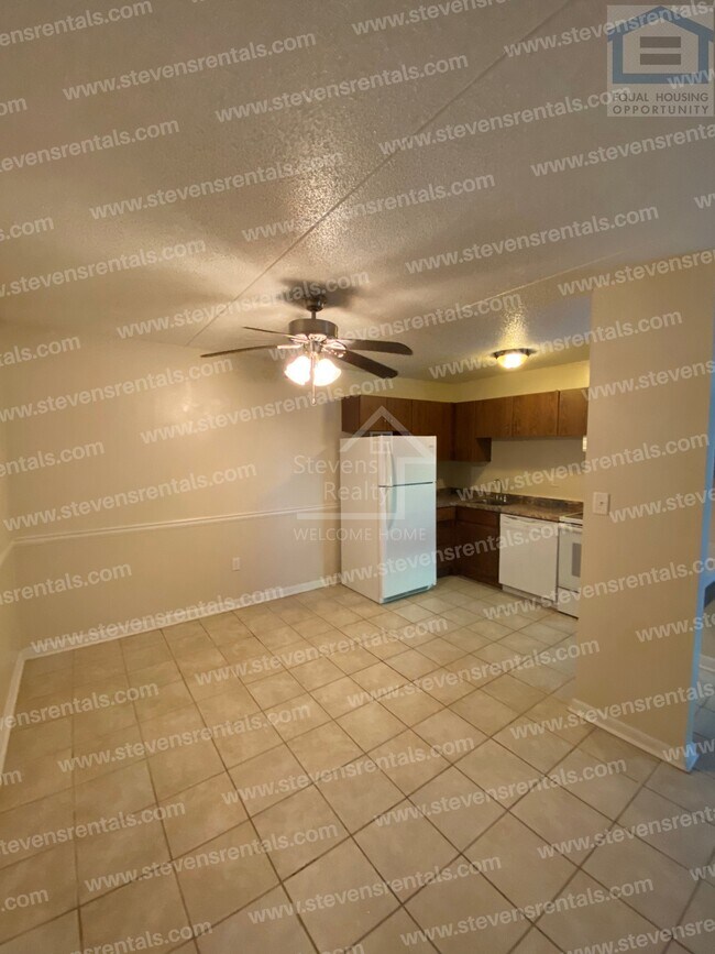 915 S Seminole Dr