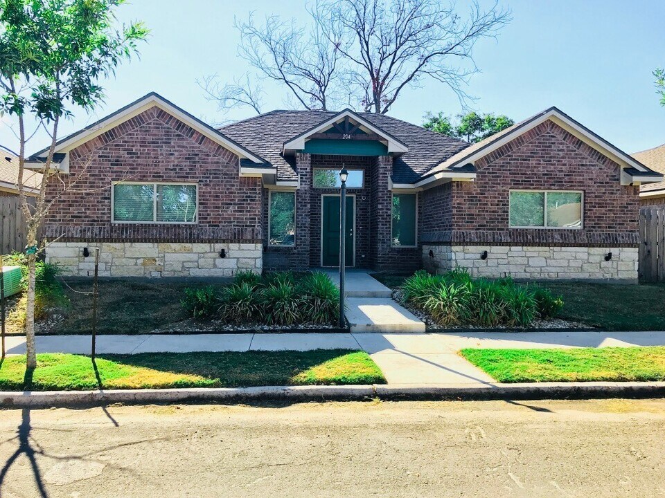 204 Church Ave in Waco, TX - Building Photo