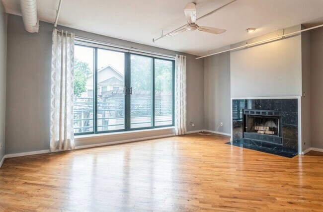 2011 W Belmont Ave in Chicago, IL - Building Photo - Building Photo
