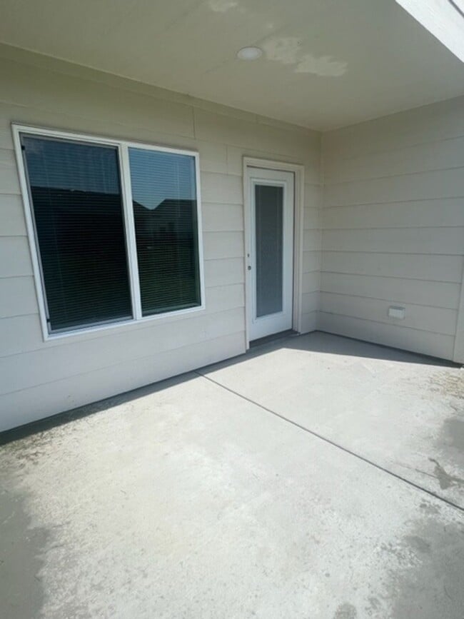 4551 N Sandplum Ct in Wichita, KS - Building Photo - Building Photo