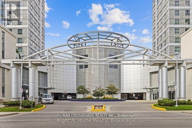 38 Lee Centre Dr in Toronto, ON - Building Photo - Building Photo