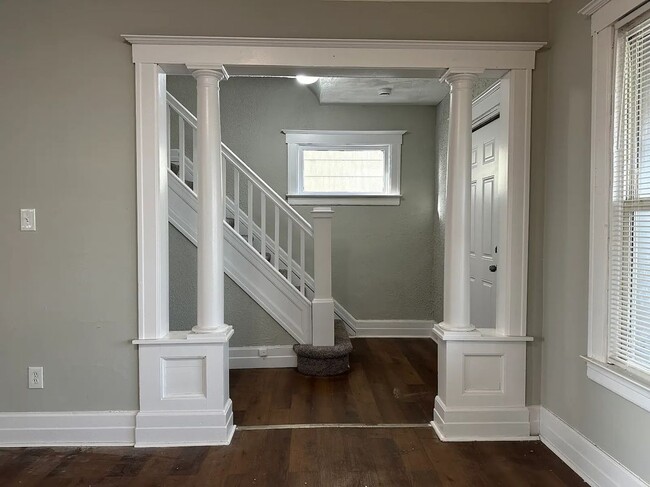 242 Ferris St in Highland Park, MI - Foto de edificio - Building Photo