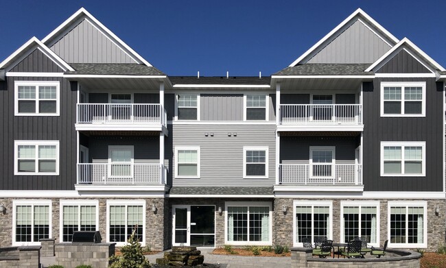 Tremont Apartments in St. Cloud, MN - Foto de edificio - Building Photo