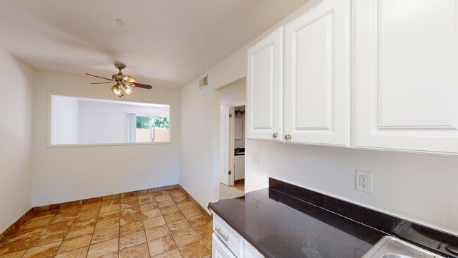 18223 Happy Ln in Sonoma, CA - Building Photo - Building Photo