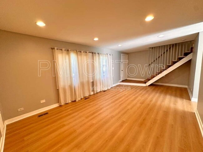 1117 Ct B in Hanover Park, IL - Building Photo - Building Photo