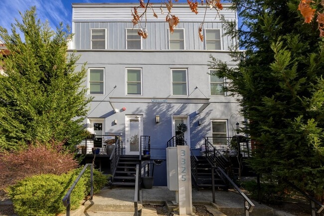 3325 11th St NW in Washington, DC - Foto de edificio - Building Photo