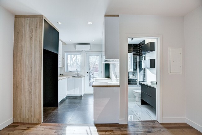 property at 10574 Christophe-Colomb Av