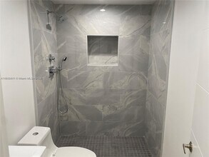 1121 SW 24th Ave in Fort Lauderdale, FL - Building Photo - Building Photo