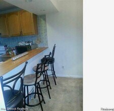 1653 Wimbledon Dr in Walled Lake, MI - Building Photo - Building Photo