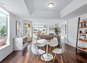 1074 Peachtree Walk NE in Atlanta, GA - Building Photo - Building Photo