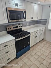 1095 N Hwy A1A in Indialantic, FL - Building Photo - Building Photo