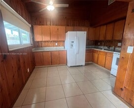 206 SE 10th St in Hallandale Beach, FL - Building Photo - Building Photo