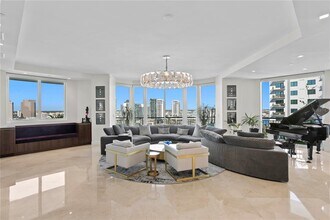 450 Knights Run Ave in Tampa, FL - Building Photo - Building Photo