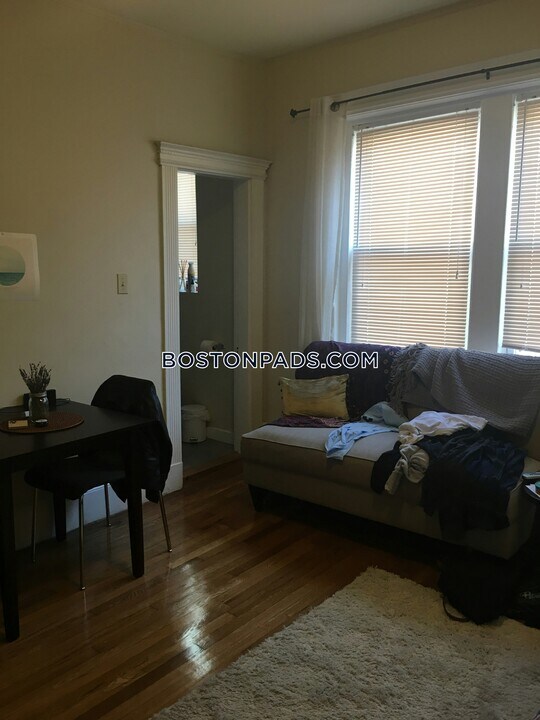 38 Hemenway St, Unit 36 in Boston, MA - Building Photo
