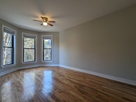 635 W Oakdale Ave, Unit 645-1 Apartamentos