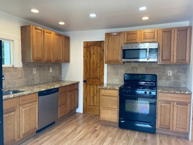 930 Gravel Pike in Schwenksville, PA - Building Photo - Building Photo