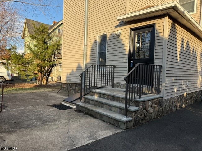 516 Cumberland St in Westfield, NJ - Building Photo - Building Photo