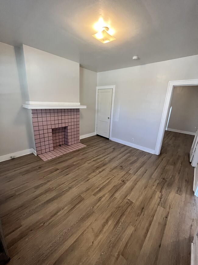 2116 Bedford Ave, Unit 1 in Pittsburgh, PA - Building Photo - Building Photo