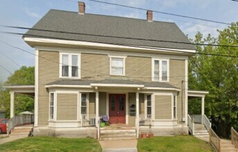 40 Grove St, Unit 2 in Dover, NH - Foto de edificio - Building Photo