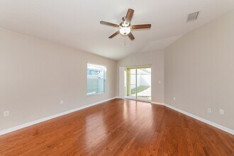 7331 Lumber Port Dr in Ruskin, FL - Building Photo - Building Photo