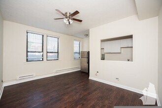 3346 N Marshfield Ave, Unit 209 in Chicago, IL - Foto de edificio - Building Photo