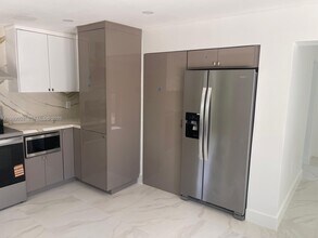 270 NW 147th St in Miami, FL - Building Photo - Building Photo