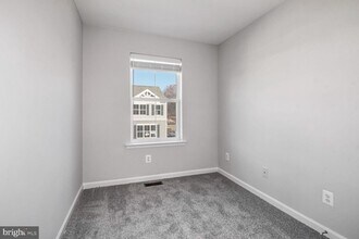 1057 Flint Ct in Joppatowne, MD - Foto de edificio - Building Photo