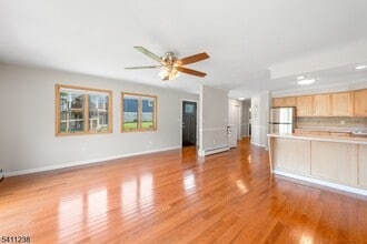 18 W River Styx Rd in Hopatcong, NJ - Building Photo - Building Photo