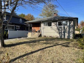 7251 Curtis St in Burnaby, BC - Building Photo