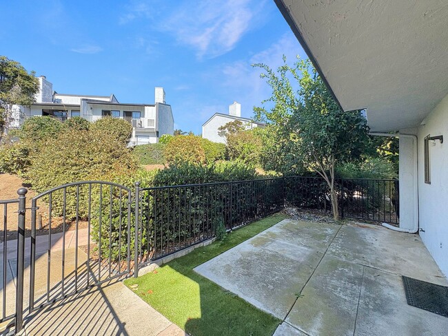 7323 Alicante Rd Unit C in Carlsbad, CA - Building Photo - Building Photo