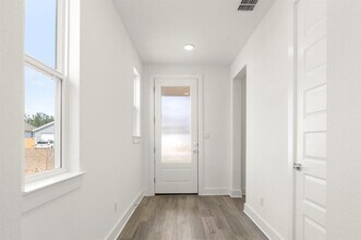 1012 Yaupon Holly Dr in Georgetown, TX - Building Photo - Building Photo