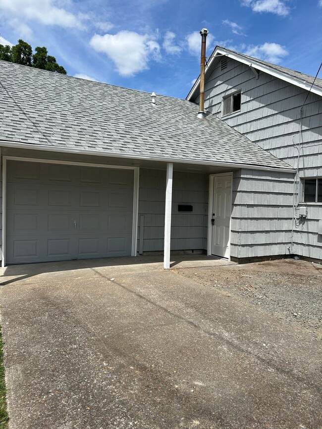 property at 1325 SW Western Blvd