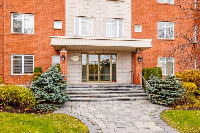 7565 Westover Ch in Montréal, QC - Building Photo - Building Photo