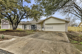 1423 Aylsbury St in San Antonio, TX - Building Photo - Building Photo