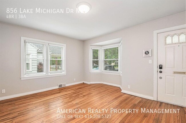 856 Lake Michigan Dr NW in Grand Rapids, MI - Building Photo - Building Photo