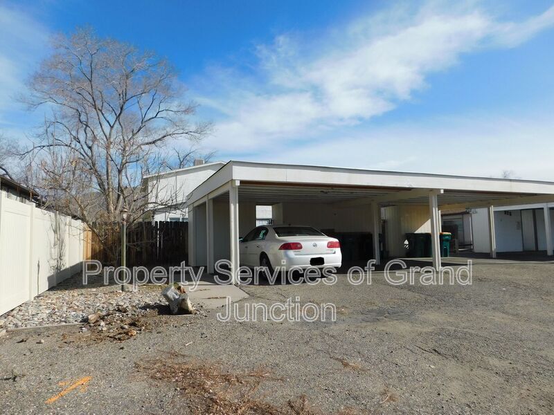 869 Iowa Ave in Palisade, CO - Building Photo