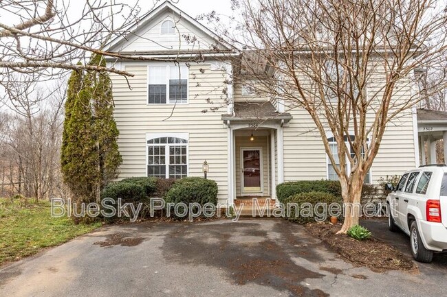 property at 2304 Ravenswood Ct
