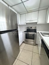 22 Salamanca Ave in Coral Gables, FL - Building Photo - Building Photo