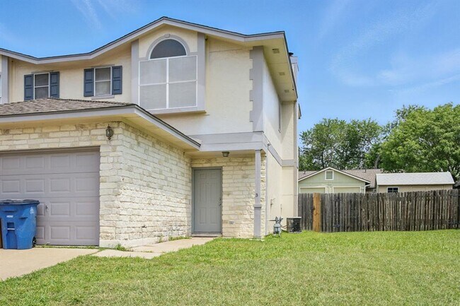 property at 2808 Kestrel Dr