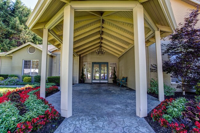 Commons at Avalon Park Apartments in Tigard, OR - Foto de edificio - Building Photo