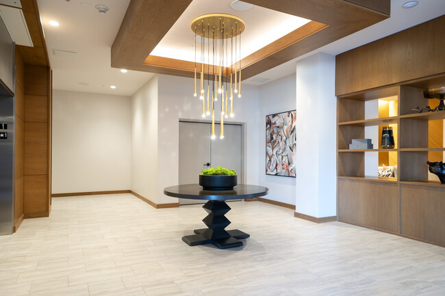 Bayview Apartments in Emeryville, CA - Foto de edificio - Building Photo