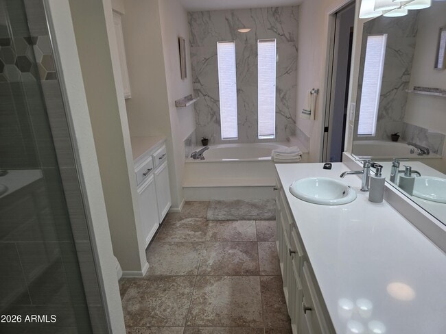 property at 6614 E Juniper Ave