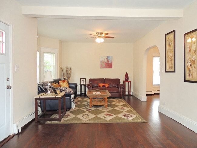 97 W Glendale St in Bedford, OH - Building Photo - Building Photo